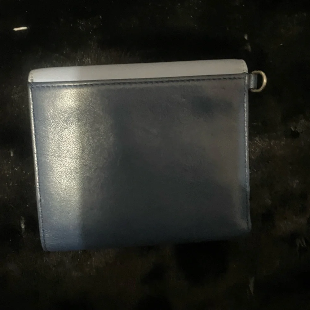 DIOR Diorissimo leather wallet Navy in light blue.